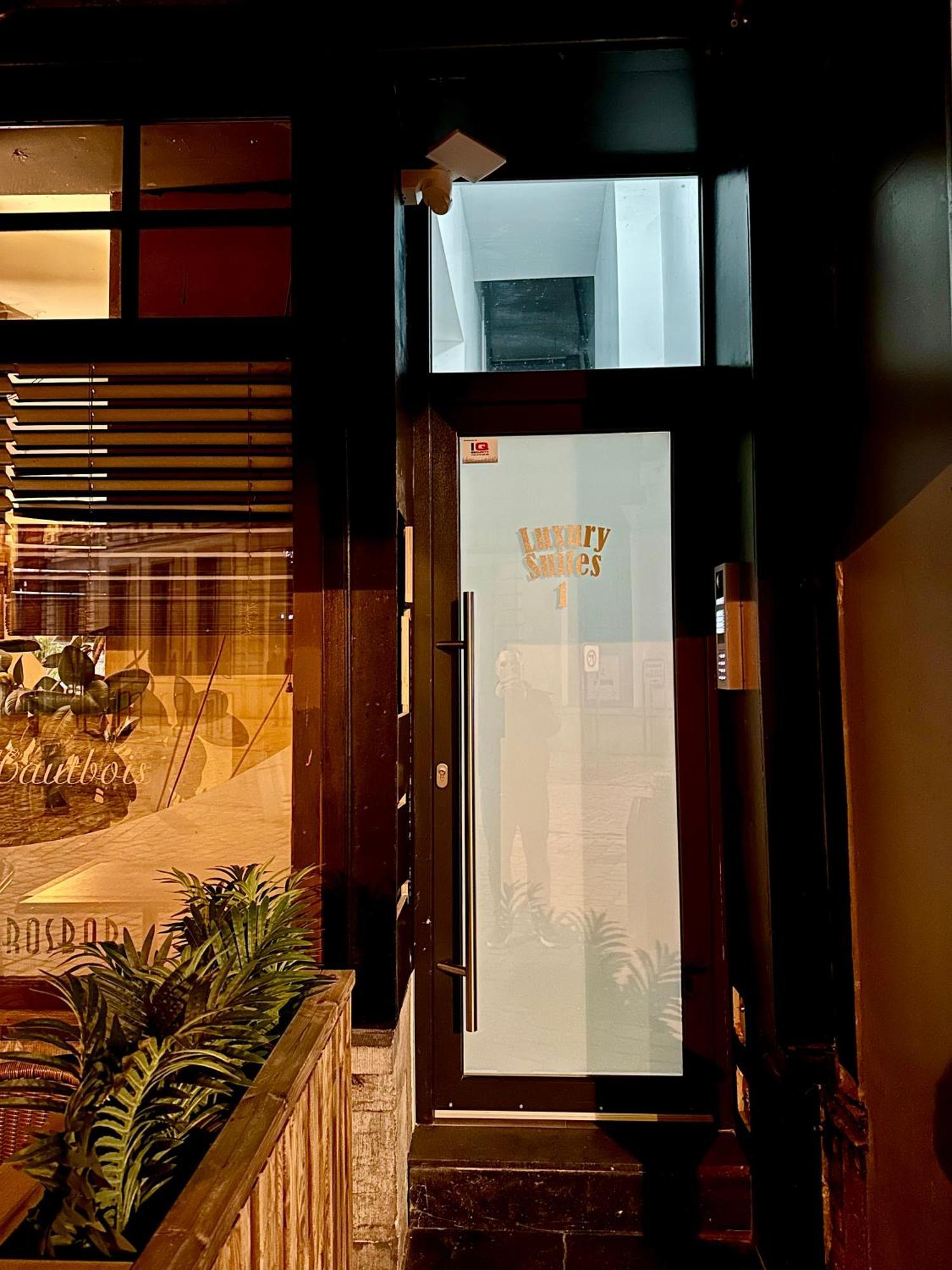 Luxury Suites Mons By Rikas Hotels Экстерьер фото
