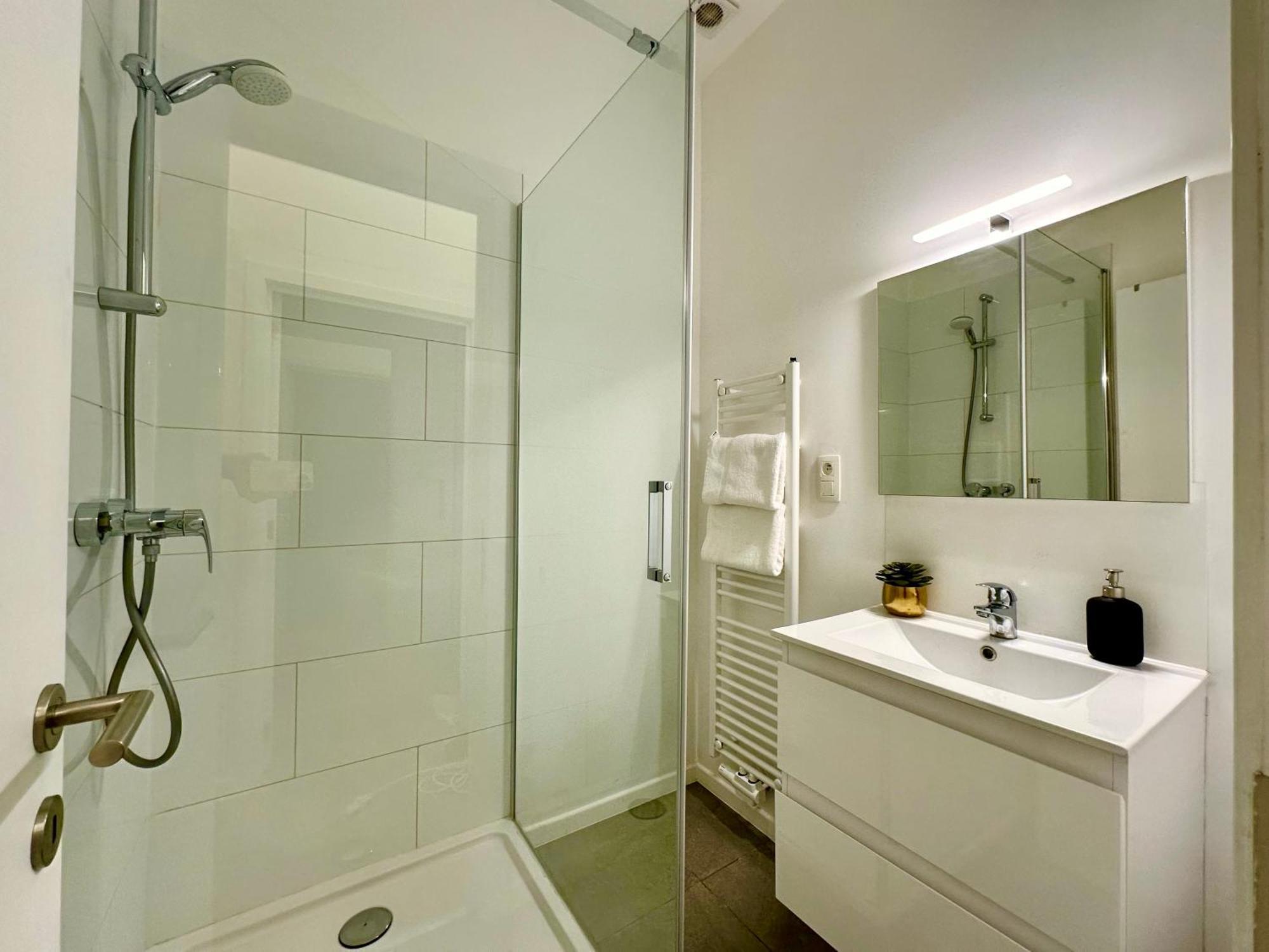Luxury Suites Mons By Rikas Hotels Экстерьер фото
