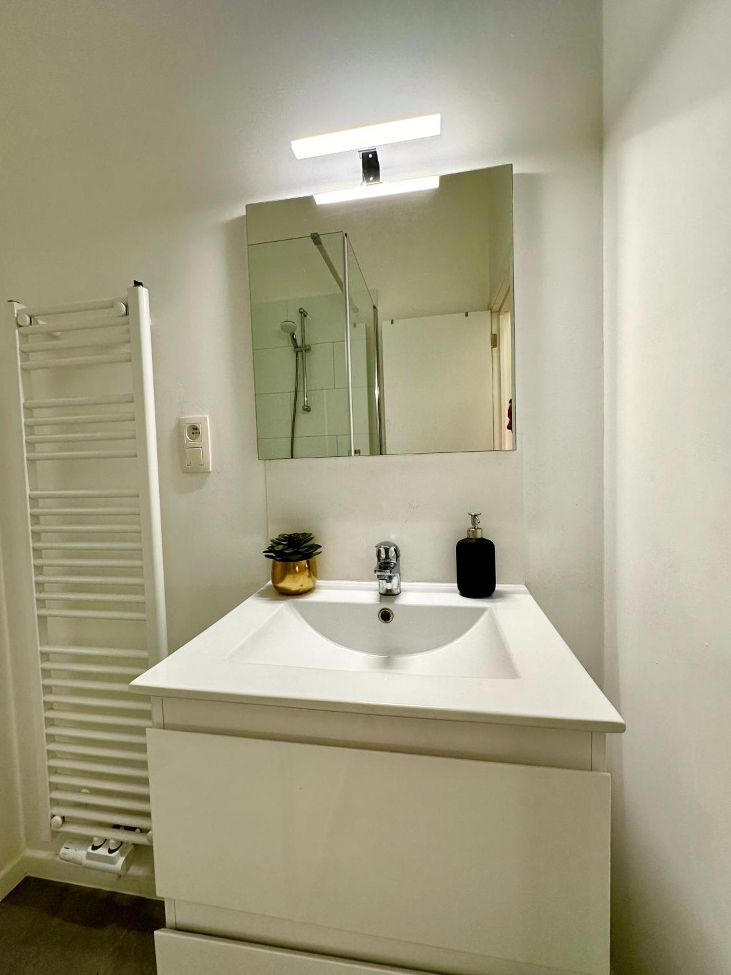 Luxury Suites Mons By Rikas Hotels Экстерьер фото