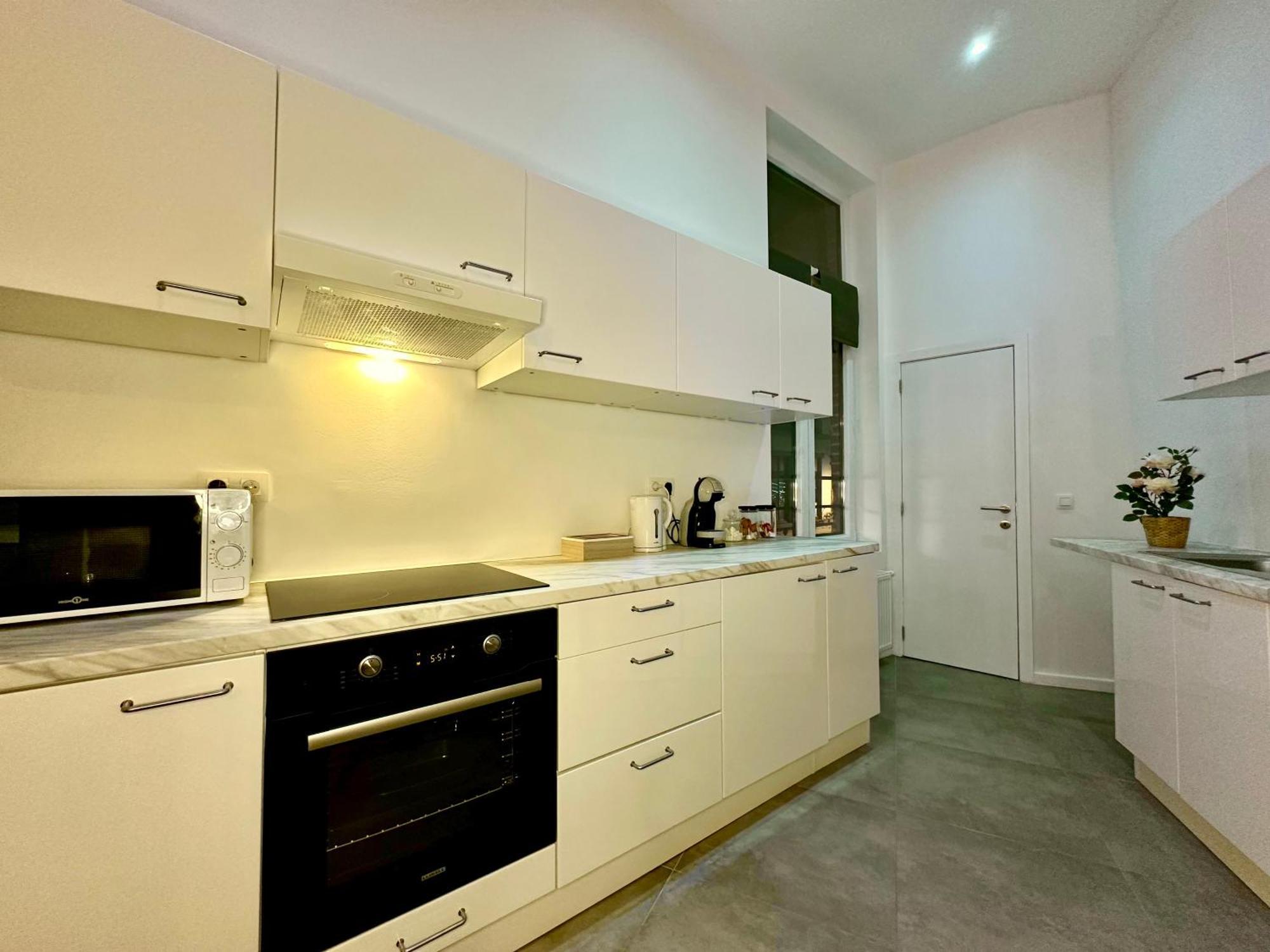 Luxury Suites Mons By Rikas Hotels Экстерьер фото
