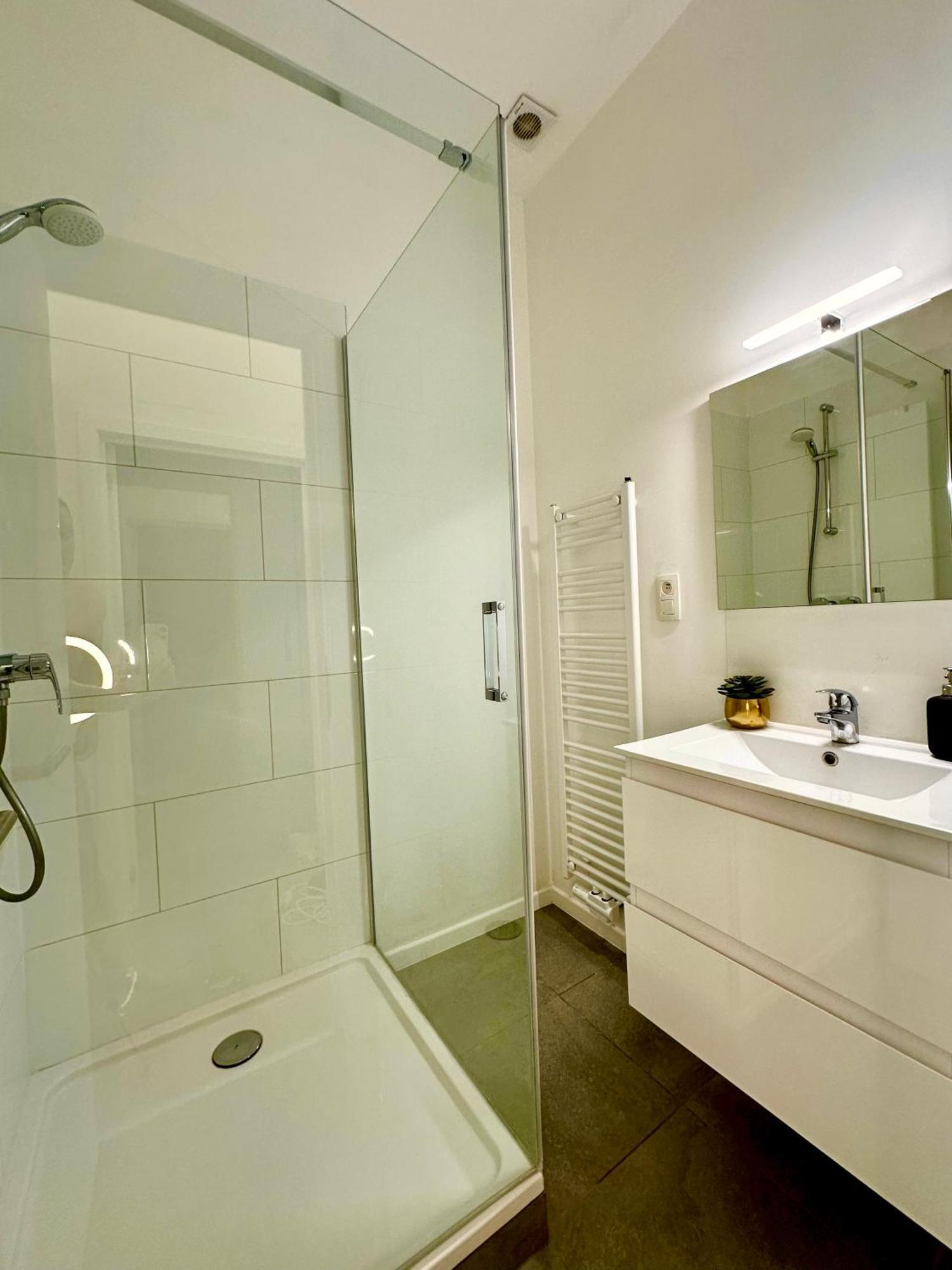 Luxury Suites Mons By Rikas Hotels Экстерьер фото