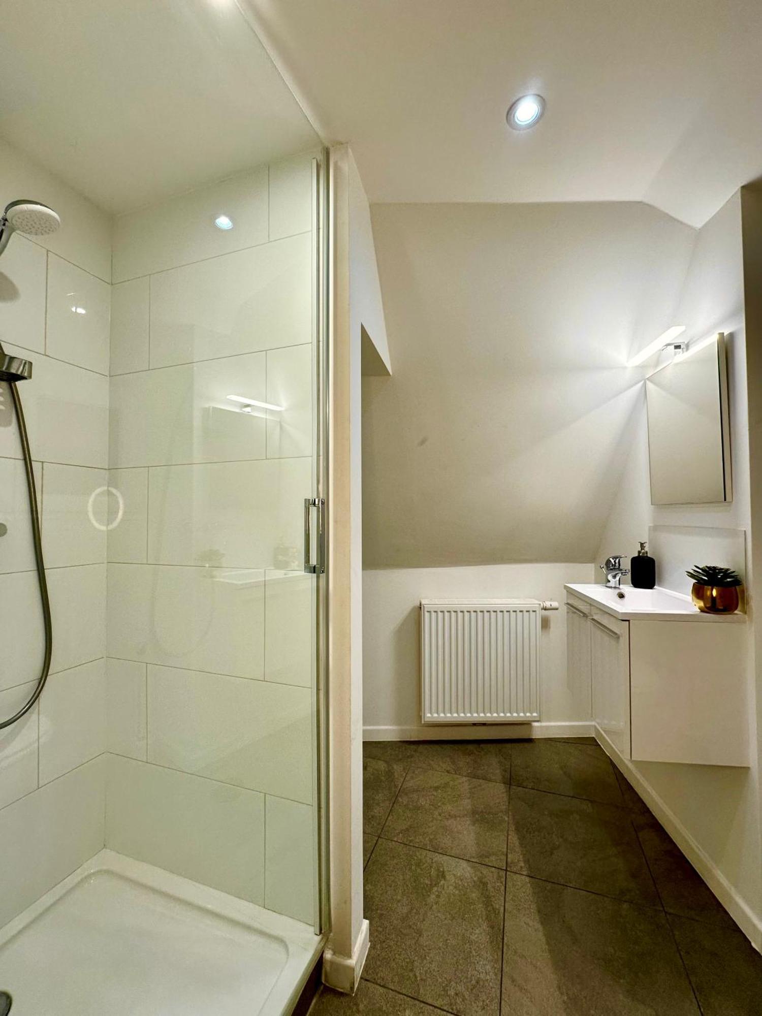 Luxury Suites Mons By Rikas Hotels Экстерьер фото