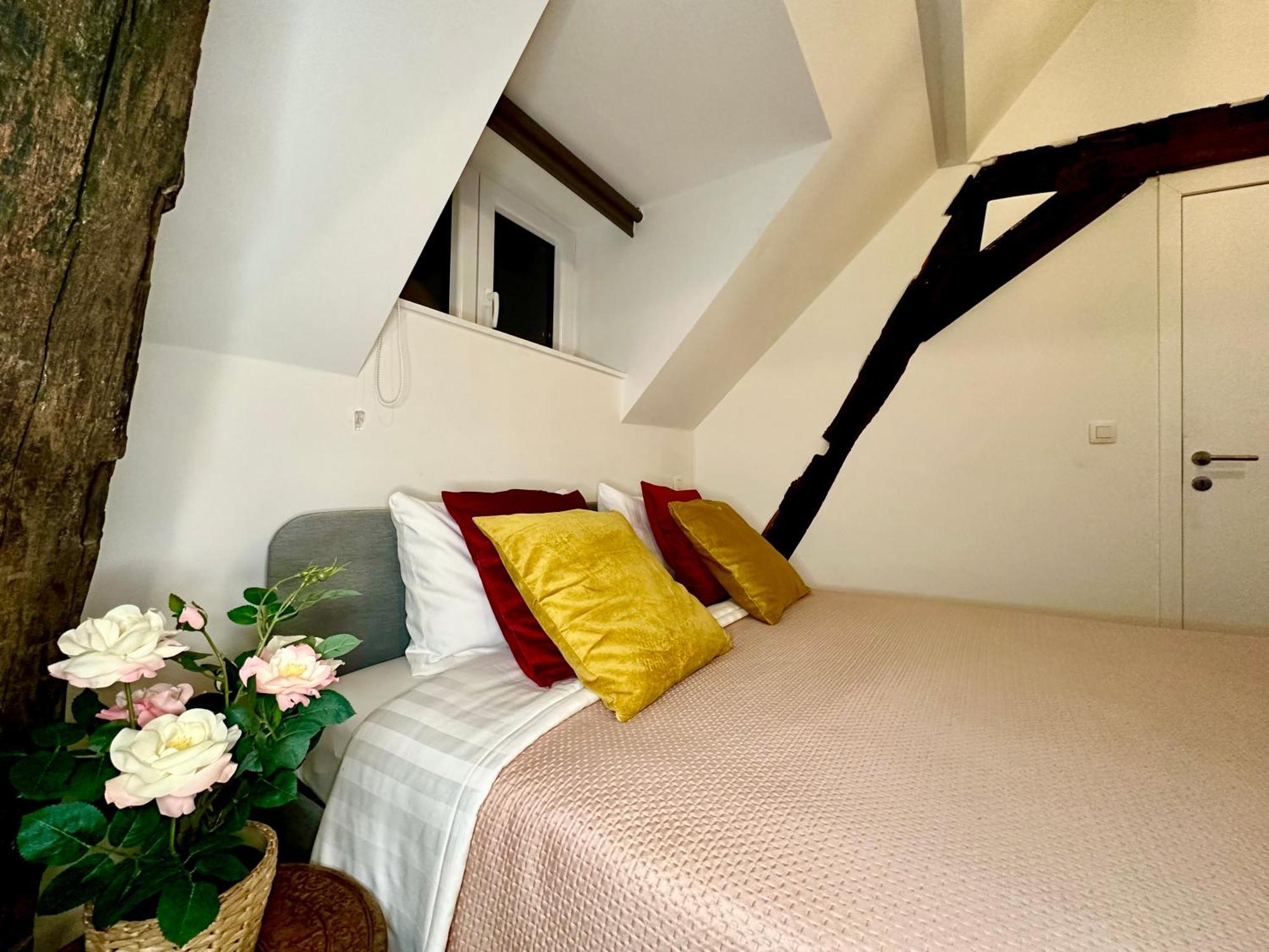 Luxury Suites Mons By Rikas Hotels Экстерьер фото