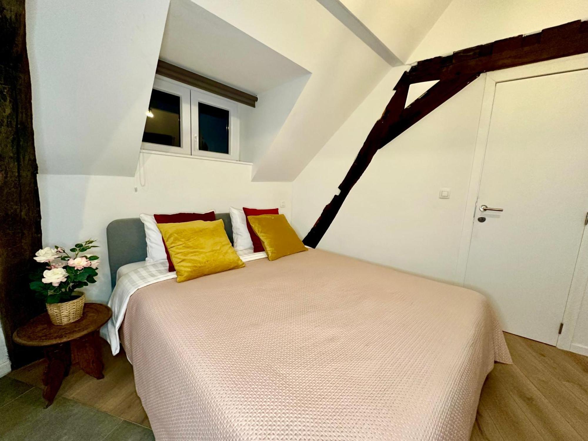 Luxury Suites Mons By Rikas Hotels Экстерьер фото