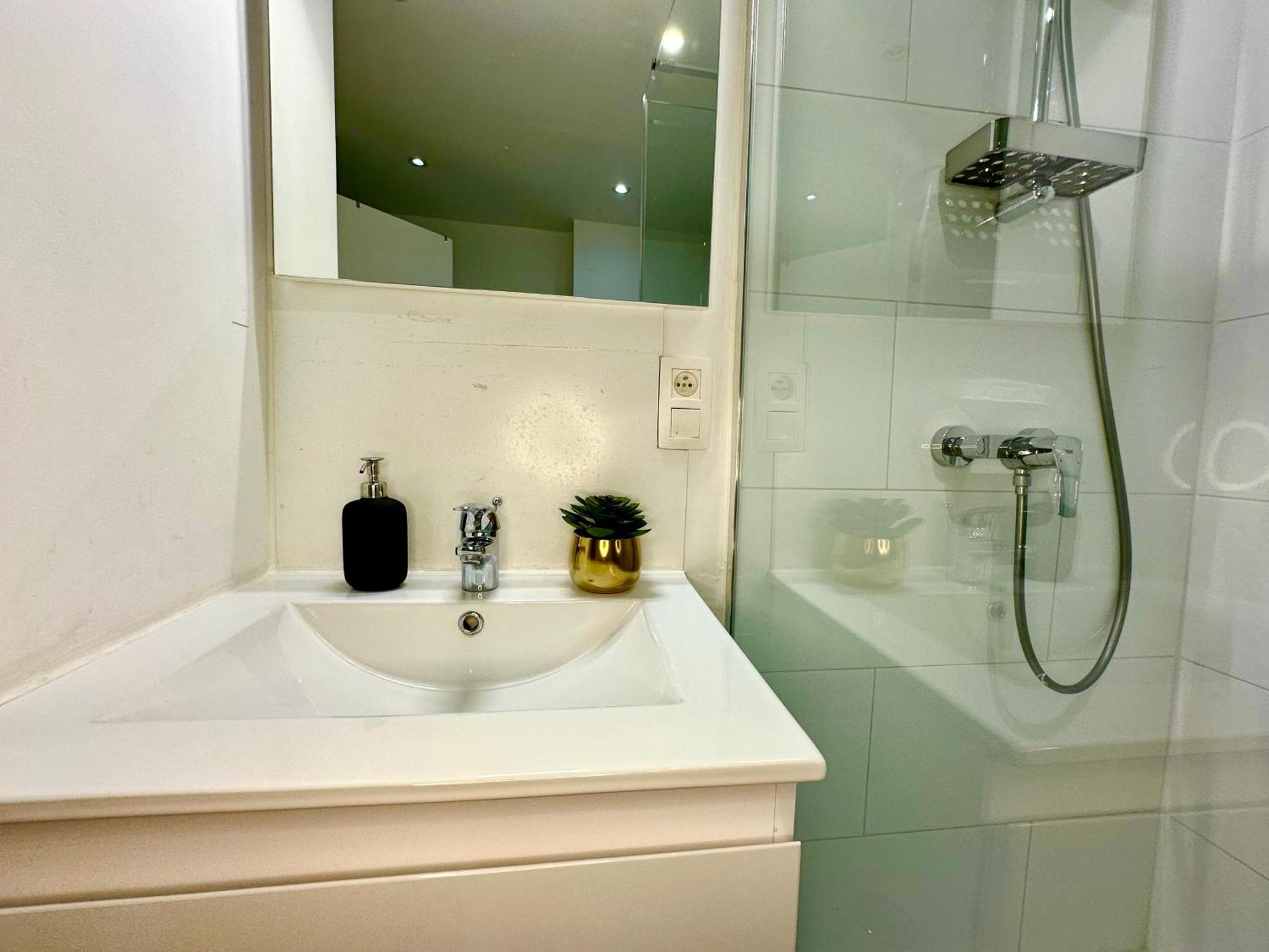 Luxury Suites Mons By Rikas Hotels Экстерьер фото