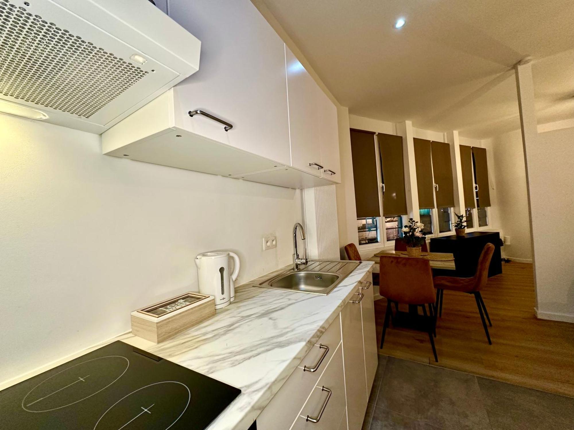 Luxury Suites Mons By Rikas Hotels Экстерьер фото